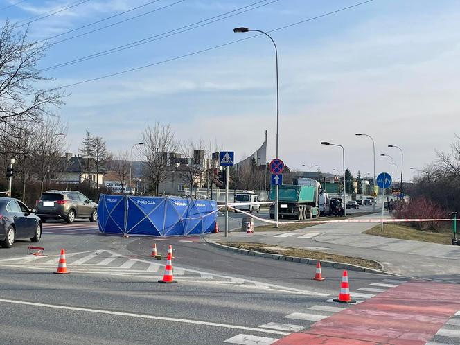 Rzeszów: Tragiczny wypadek na ul. Sikorskiego. Zginął rowerzysta [ZDJĘCIA]
