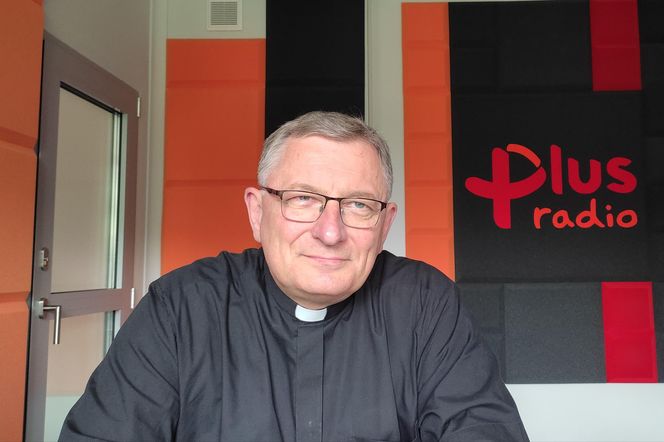 Bp Zadarko o Leonie XIV: Papież wskazuje, że Kościół powinien być misyjny, otwarty na dialog, szukający pokoju i miłosierdzia