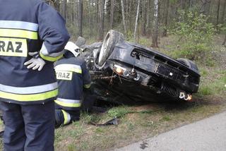 Tragiczny wypadek pod Bielskiem Podlaskim. Dachowanie BMW. Kierowca zginął na miejscu