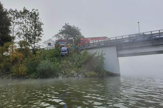 Samochód wpadł do jeziora