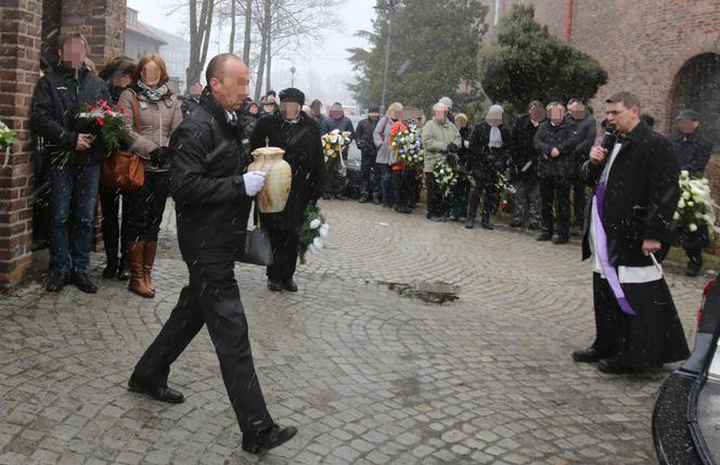 Zabrze. Pogrzeb kobiety, która zmarła po urodzeniu MARTWEGO dziecka