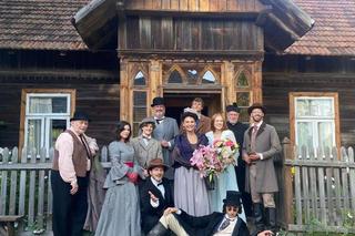 Dwajtis na planie. Olga Czertwanowa (Małgorzata Pieczyńska), Aneta (Maria Pakulnis), Marek Czertwan (Karol Dziuba)