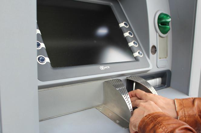 Łódź: Wysadzili bankomat i ukradli pieniądze!