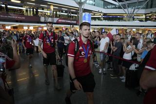 Siatkarze witani na lotnisku po zdobyciu mistrzostwa Europy