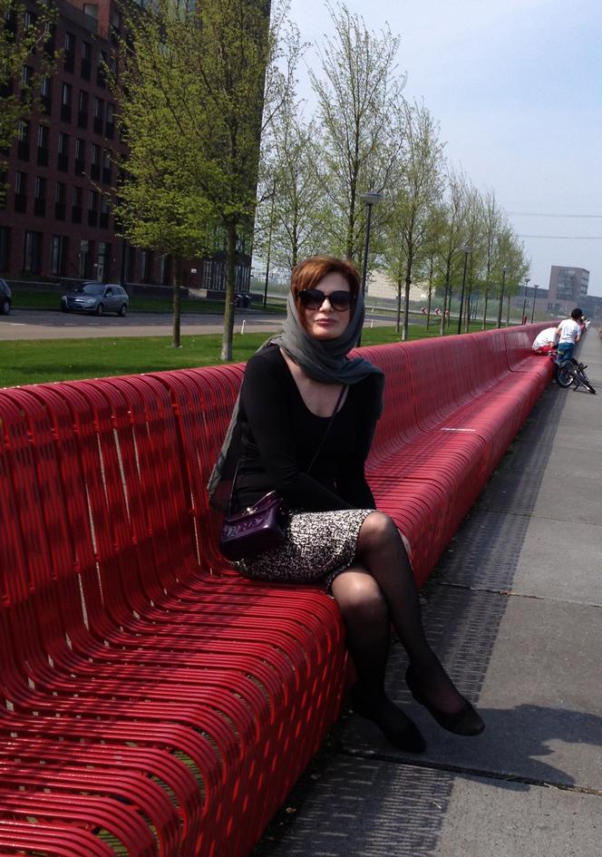 Relacja z Archikolaży - Ewa P. Porębska i ławka w Amsterdamie