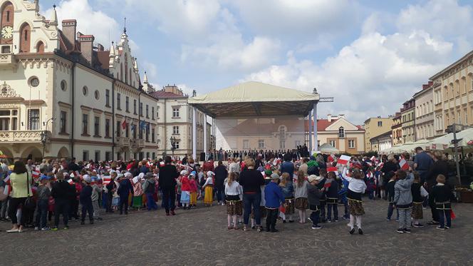 Przedszkolaki w Rzeszowie świętowały Dzień Flagi Państwowej