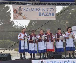 Rzemieślniczy Bazar w Kielcach. Były stoiska handlowe oraz atrakcje