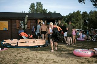 Plaża w Osiecznej w długi sierpniowy weekend