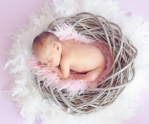 Najpopularniejsze imiona dla chłopców i dziewczynek w 2023 roku. Jest kilka zaskoczeń