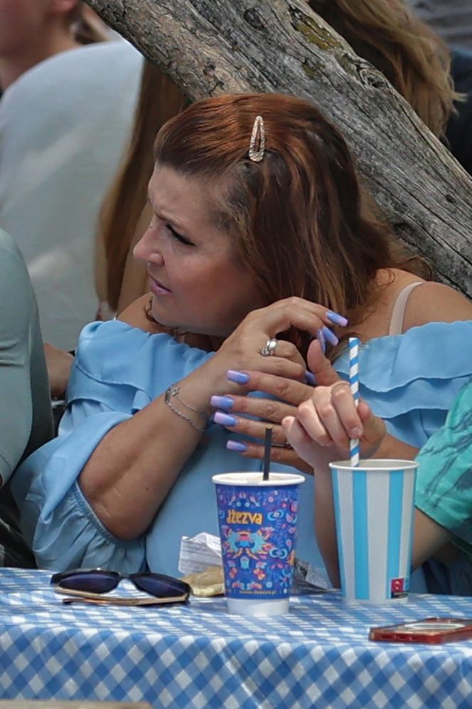 Katarzyna Skrzynecka. Zabrała rodzinę na targ śniadaniowy w kusych szortach