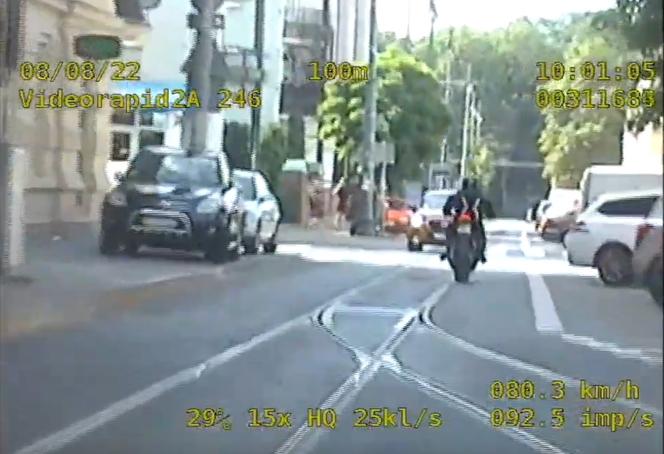 Policyjny pościg ulicami Torunia. 41-letni motocyklista trafił za kraty