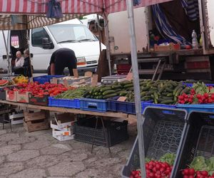 Ceny warzyw i owoców na targowisku w Skarżysku