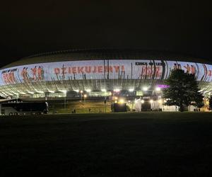 Kraków rozbłyśnie na fioletowo. Wiemy, kiedy i z jakiego powodu