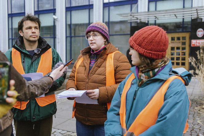 Kilkudziesięciu aktywistów stanie przed sądem. Ostatnie Pokolenie szykuje się na procesy za blokady warszawskich ulic