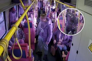 Dantejskie sceny w pociągu. 44-latek był wulgarny i atakował pasażerów 