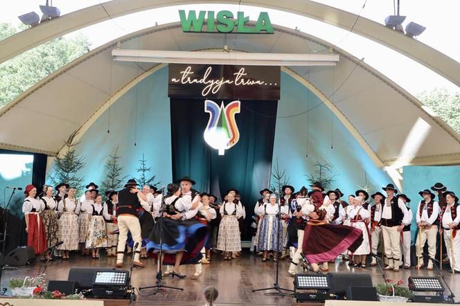 Rozpoczął się 60. jubileuszowy Tydzień Kultury Beskidzkiej. Przyjechało 20 zespołów z całego świata ZDJĘCIA, PROGRAM