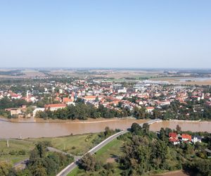 Opolskie. Powódź w Lewinie Brzeskim. 90 procent miasta zostało zalane [ZDJĘCIA].