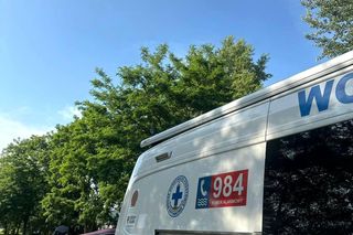 Pijaną nastolatkę wrzucili do stawu dla zabawy. Lądował śmigłowiec LPR