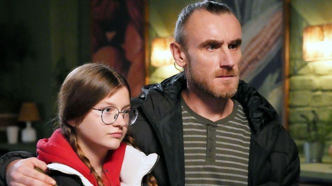Barwy szczęścia odc. 3189. Pola (Gabriela Szewczyk), jej ojciec Zbyszek (Krzysztof Chudzicki)