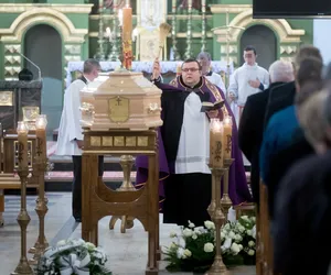 Czesław zabił żonę i udawał, że jej szuka. Wstrząsające szczegóły morderstwa w Małopolsce