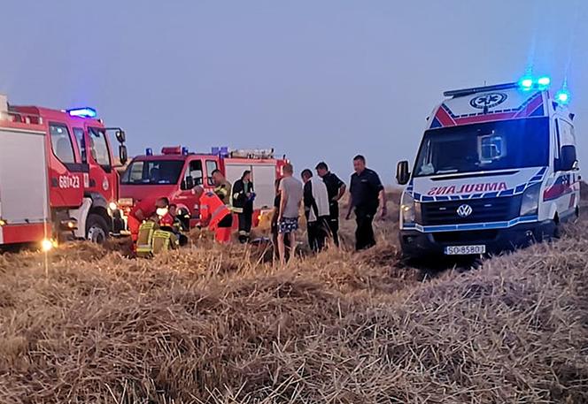 Kombajn wciągnął rolnika na polu w Wygiełzowie. Lądował LPR