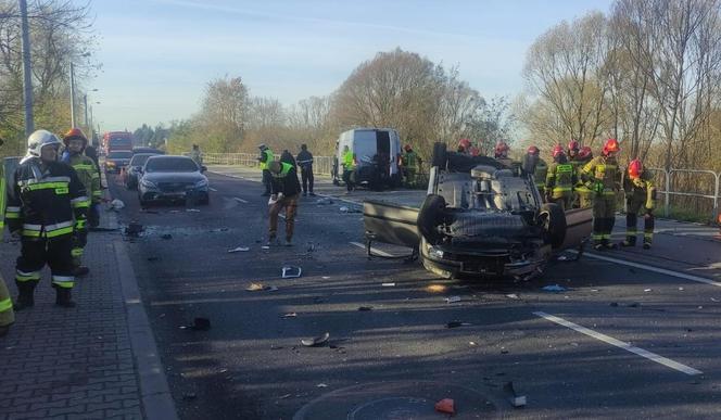 Wypadek w Częstochowie. Karambol 5 pojazdów, jedna osoba poszkodowana