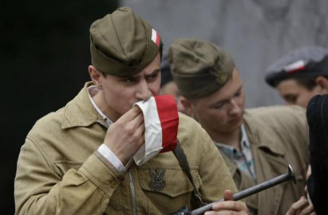Czas honoru 7 sezon. Janek (Antoni Pawlicki),