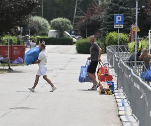 Mieszkańcy Ząbek wracają do swoich mieszkań po najpotrzebniejsze rzeczy