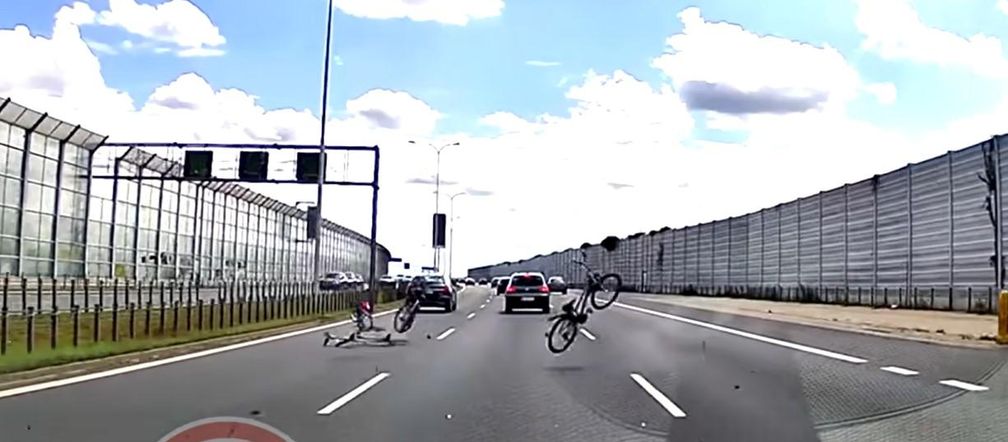 Oszukać przeznaczenie na dolnośląskiej drodze. Nagle z dachu spadły rowery 