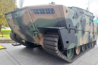 NBPW Borsuk w Warszawie. Dobrze widczone nowe lampy i moduły wypornościowe