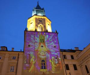 Świąteczna iluminacja ozdabia Wieżę Trynitarską w Lublinie [ZDJĘCIA]