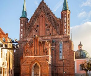 Niesamowite miasteczko nad Zalewem Wiślanym. Historia i magia w jednym miejscu