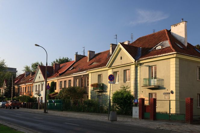 Bielany, stare kamienice przy ul. Kasprowicza 103