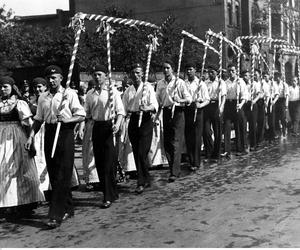 Dożynki śląskie w Katowicach. Tak obchodziło się dożynki blisko 100 lat temu. Unikalne zdjęcia 