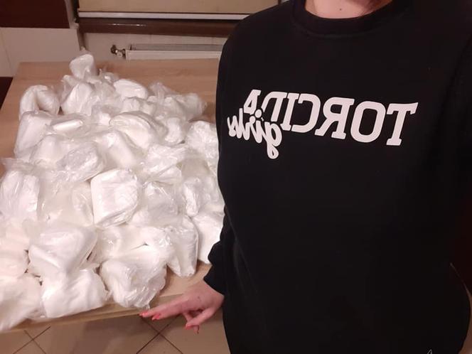 Kibice na pomoc szpitalom i lekarzom. Tak pomagają dziewczyny z Torcida Girls. Zobaczcie [ZDJĘCIA]