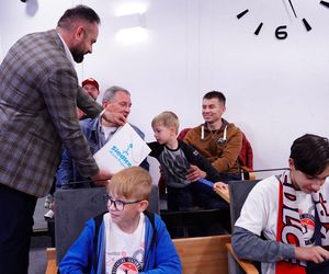 Siatkarze KPS-u z medalami na szyi, dziękowali kibicom za udany sezon