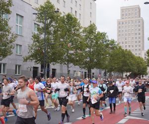 Uczestnicy Maratonu Warszawskiego 2025