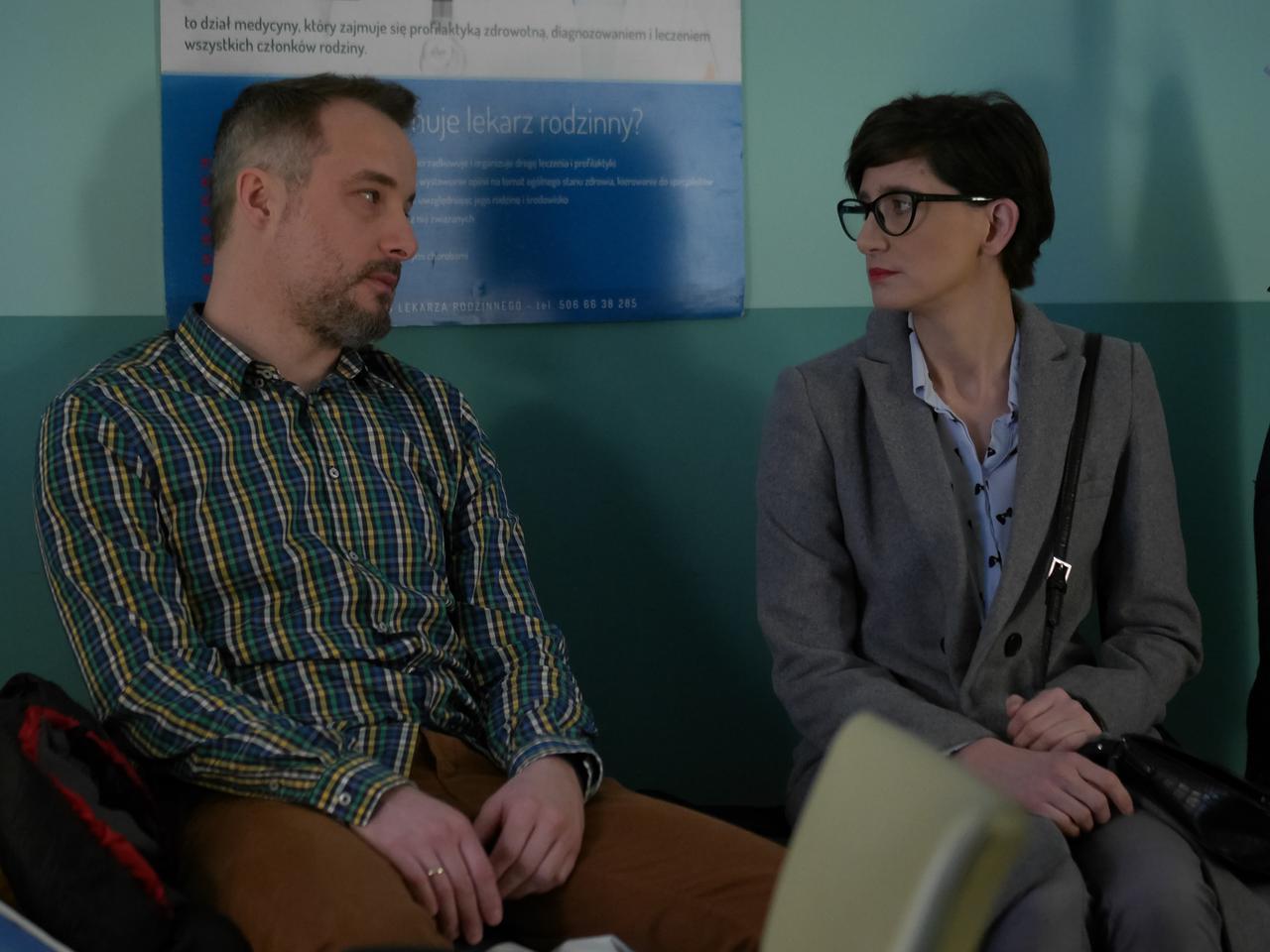 Pierwsza miłość, odcinek 3076 - opis, streszczenie: Bartek spędza noc z Wandą