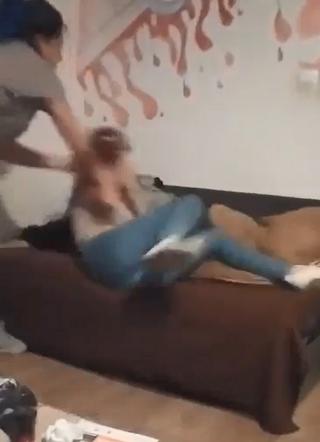 Syn posłanki nagrał pobicie byłej dziewczyny