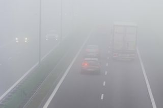 Potężny karambol w Finlandii! Na autostradzie zderzyło się 50 aut. Wszystko przez podwójne zjawisko