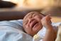 Jak odgazować brzuszek niemowlaka? Skuteczne sposoby na gazy u niemowlaka