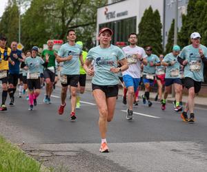 Wings for Life 2023. Tysiące biegaczy na ulicach Poznania