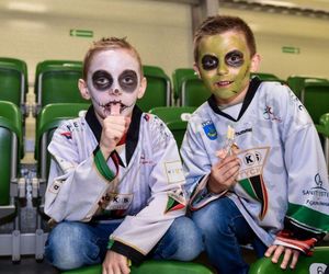 Zombie na Stadionie Zimowym w Tychach! Przed nami strasznie emocjonujący mecz hokeja GKS Tychy - Podhale Nowy Targ 