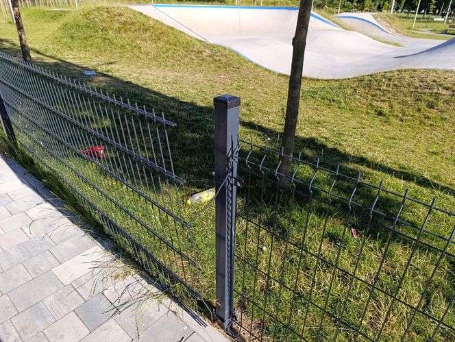 Nowy skatepark w Piekarach Śląskich został zniszczony