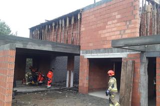 Tarnowskie Góry: zawalił się budynek na placu budowy, dwie osoby ranne