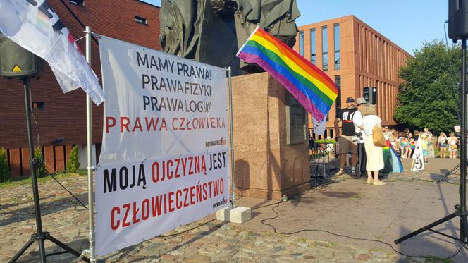 Bydgoszcz solidarna z Białymstokiem. - Każdy ma prawo do miłości i szacunku! [ZDJĘCIA] 