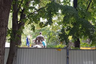 Trwa montaż pomnika marszałka Piłsudskiego