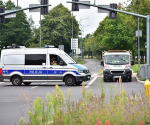 Święcenie pojazdów w Tychach przyciągnęło tłumy. Setki samochodów skropionych wodą święconą