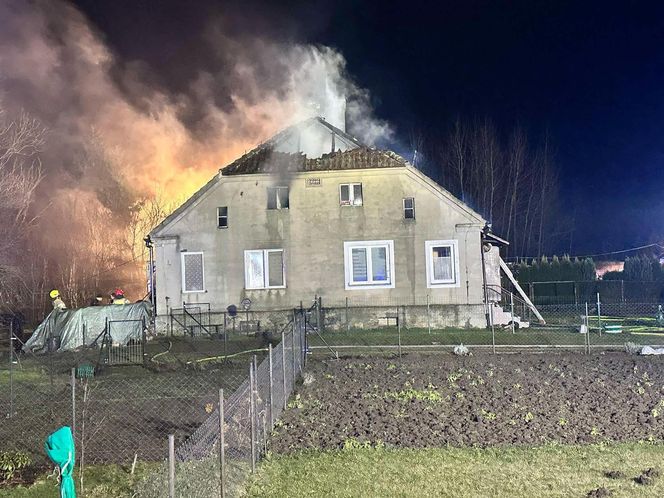 Tragiczny pożar budynku wielorodzinnego. Nie żyje jedna osoba, dwie są poparzone