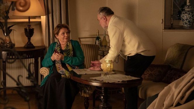 	Barwy szczęścia odc. 3163. Józefina Rawiczowa (Elżbieta Jarosik), Andrzej Zastoja-Modelski (Leon Charewicz)